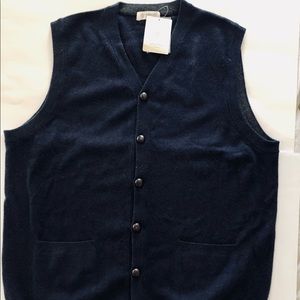 Kinross men’s cashmere sweater vest